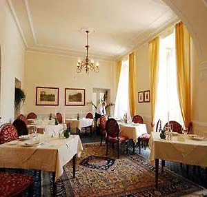 Hotell Grand 4*