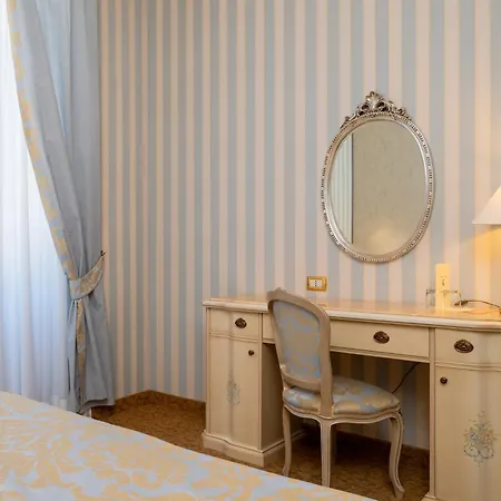 Hotel Grand
